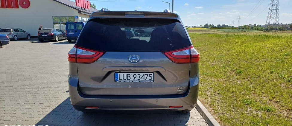 Toyota Sienna cena 109000 przebieg: 143300, rok produkcji 2017 z Lublin małe 172